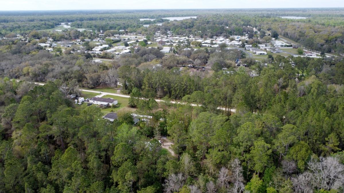 0.98 Acres for Sale in Satsuma, Florida