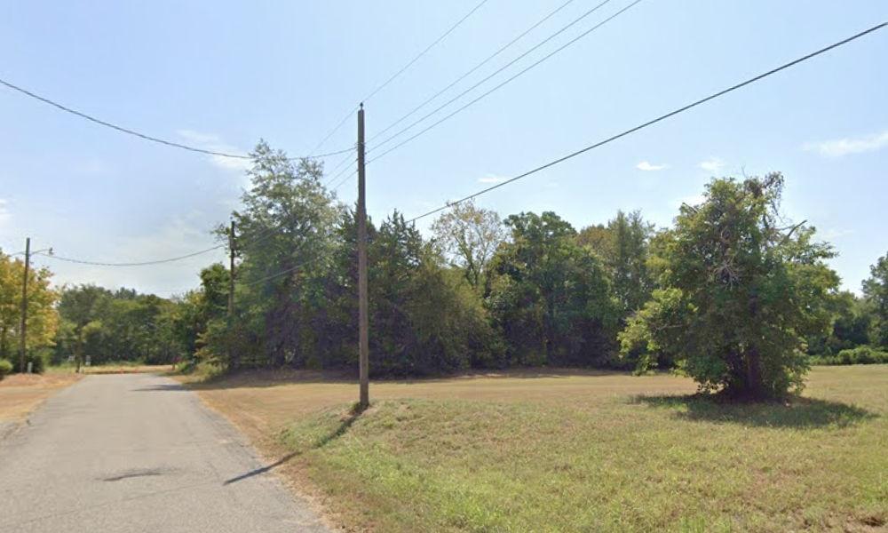 2.42 Acres for Sale in Mineola, Texas
