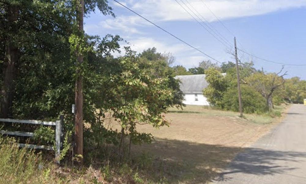2.42 Acres for Sale in Mineola, Texas