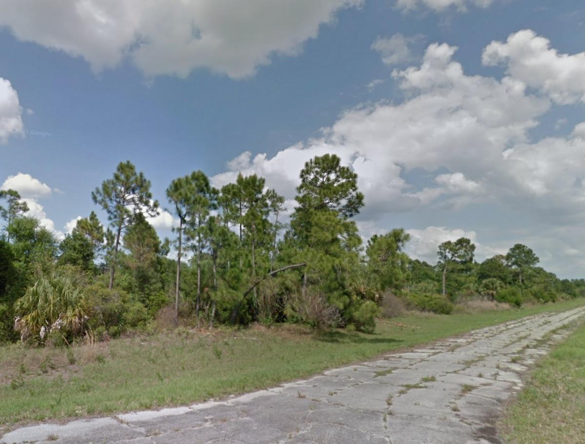 0.33 Acres for Sale in North Port, Florida