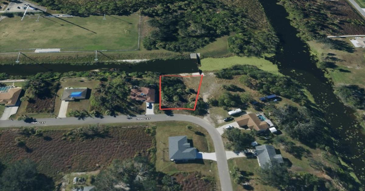 .27 Acres for Sale in North Port, Florida