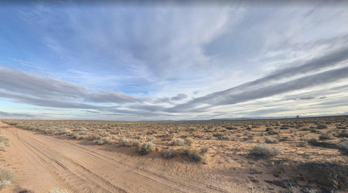 2.27 Acres for Sale in Helendale, California
