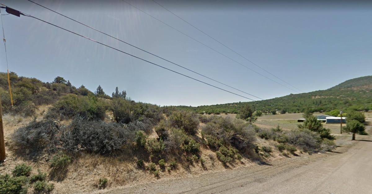 1.08 Acres for Sale in Hornbrook, California