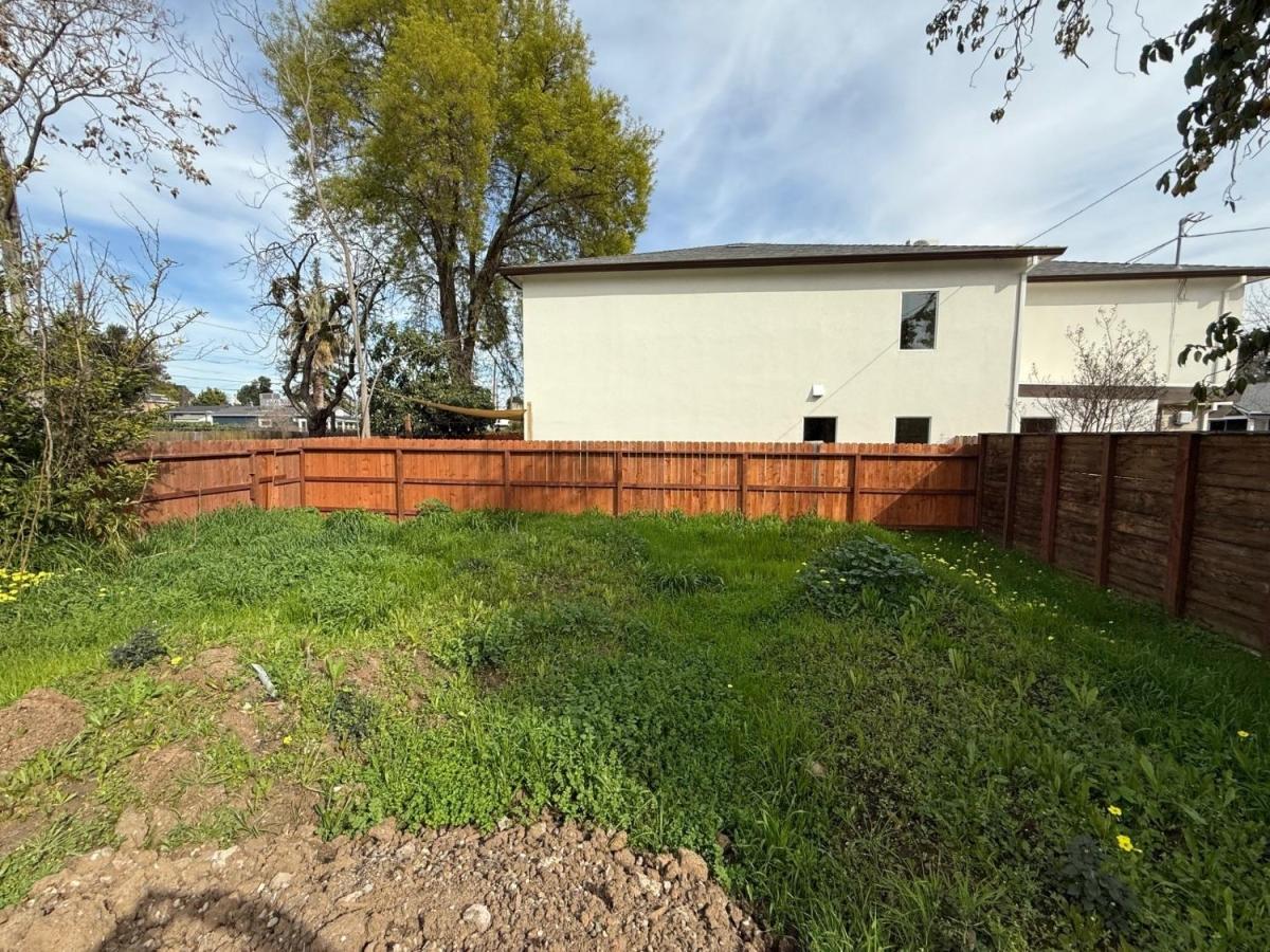 0.09 Acres for Sale in Sacramento, California