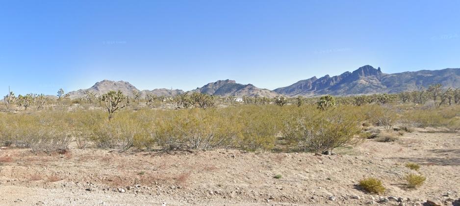 1.07 Acres for Sale in Dolan Springs, Arizona
