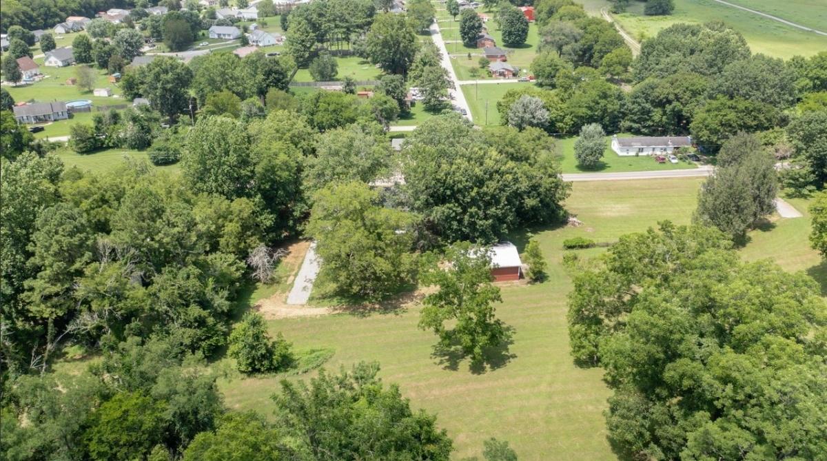 13.77 Acres for Sale in Cornersville, Tennessee