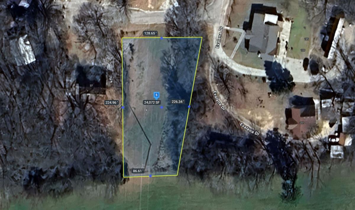 0.56 Acres for Sale in Hartwell, GA